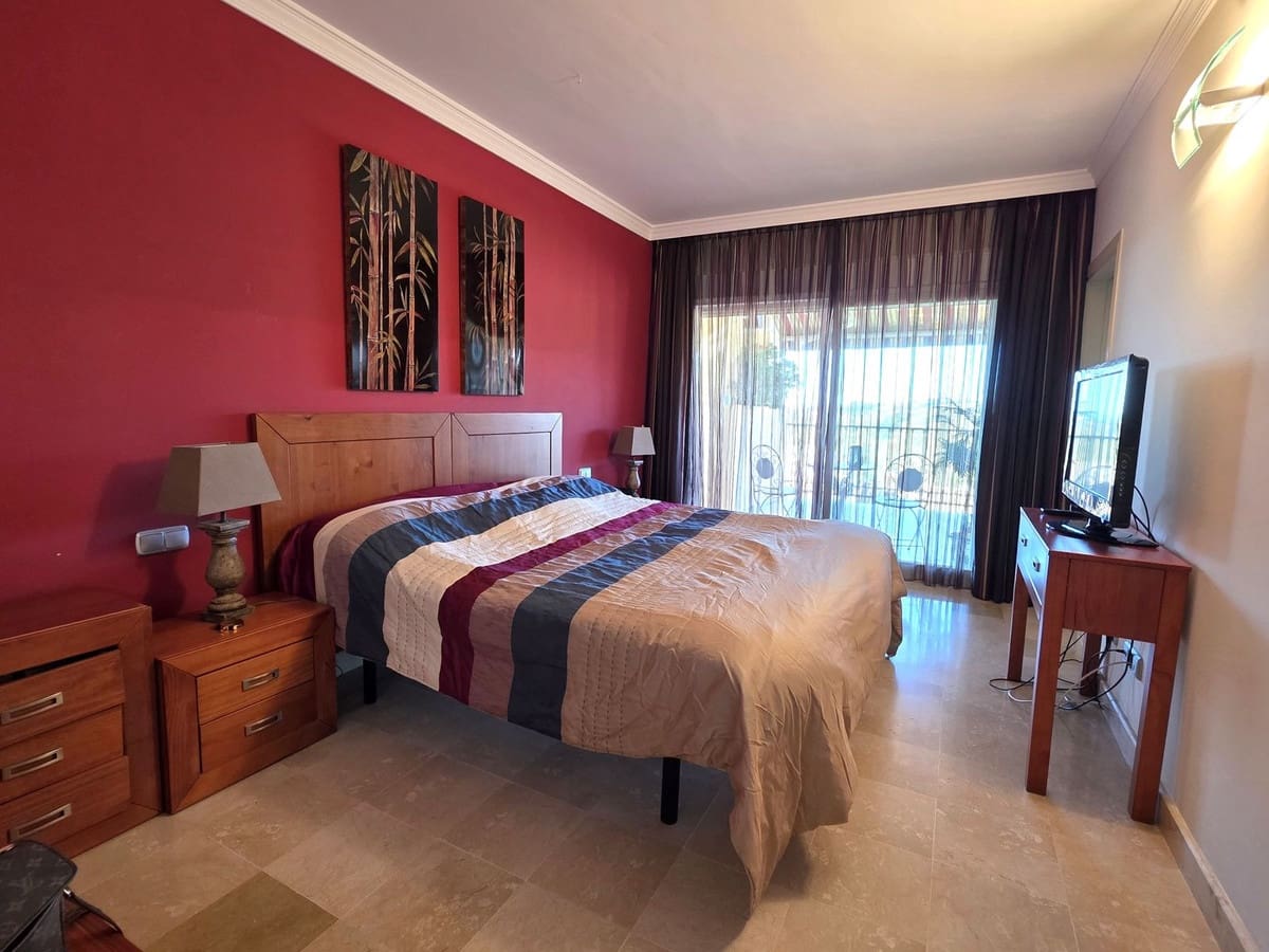 2 soveværelse Lejlighed til salg i Marbella med swimmingpool garage - € 749.000 (Ref: 9675990)