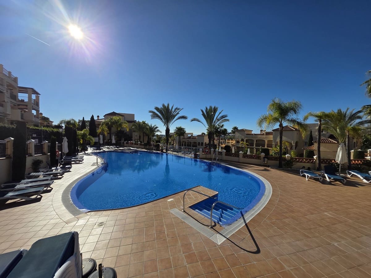 2 soveværelse Lejlighed til salg i Marbella med swimmingpool garage - € 749.000 (Ref: 9675990)