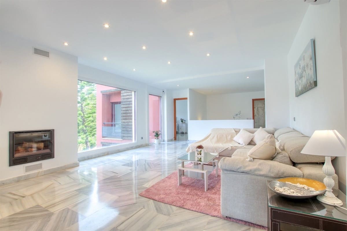 3 bedroom Villa for sale in Benahavis with pool garage - € 679,000 (Ref: 9703251)