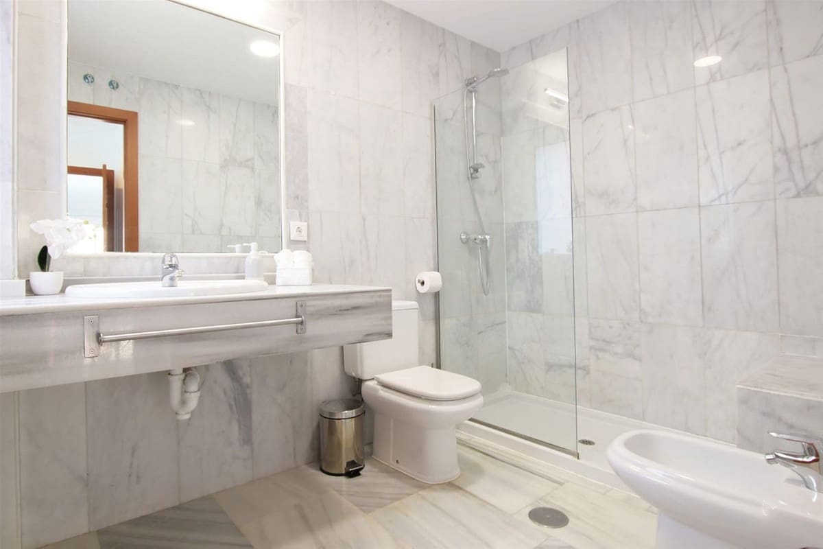 3 bedroom Villa for sale in Benahavis with pool garage - € 679,000 (Ref: 9703251)