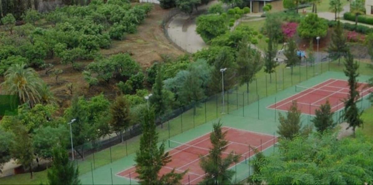 3 bedroom Villa for sale in Benahavis with pool garage - € 679,000 (Ref: 9703251)