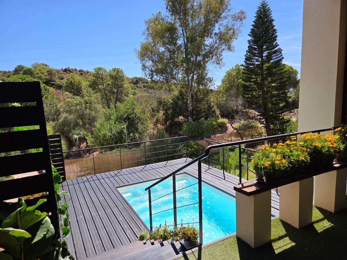 3 bedroom Villa for sale in Benahavis with pool garage - € 679,000 (Ref: 9703251)