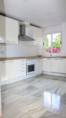 3 Zimmer Villa zu verkaufen in Benahavís mit Pool Garage - 660.000 € (Ref: 9703251)
