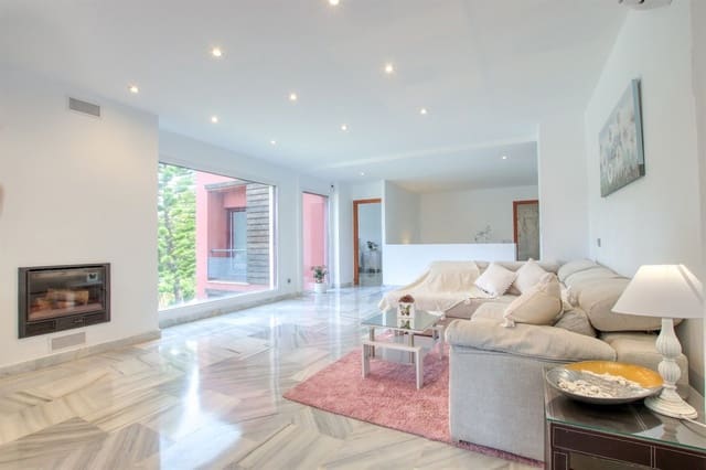 3 Zimmer Villa zu verkaufen in Benahavís mit Pool Garage - 660.000 € (Ref: 9703251)