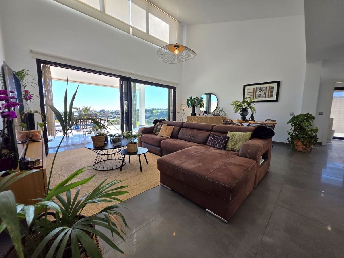 4 soverom Villa til salgs i Estepona med svømmebasseng garasje - € 929 000 (Ref: 9747468)