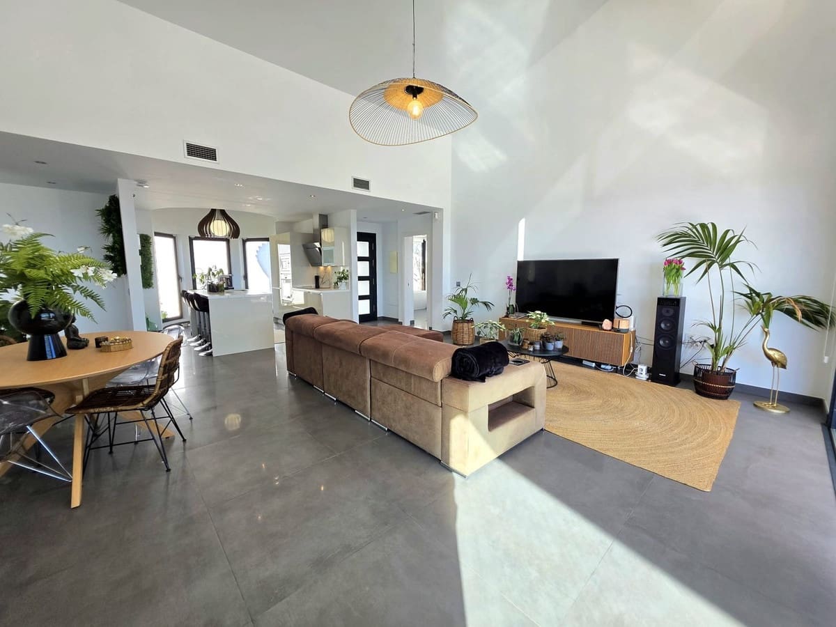 4 soverom Villa til salgs i Estepona med svømmebasseng garasje - € 929 000 (Ref: 9747468)