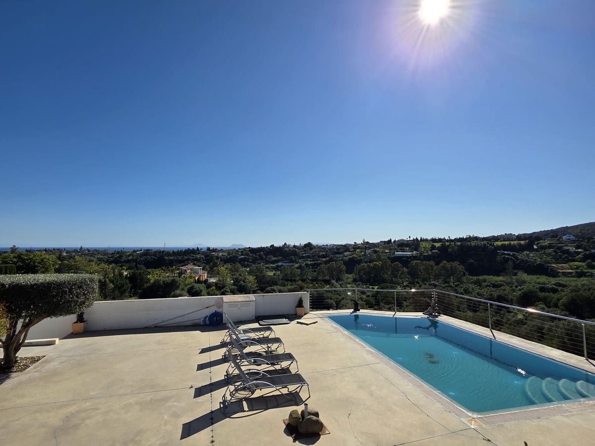 4 soverom Villa til salgs i Estepona med svømmebasseng garasje - € 929 000 (Ref: 9747468)