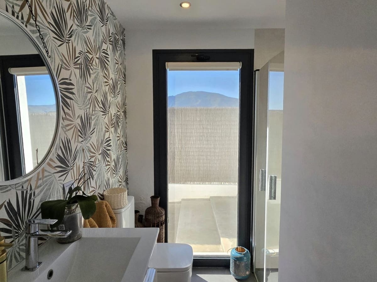 4 bedroom Villa for sale in Estepona with pool garage - € 929,000 (Ref: 9747468)