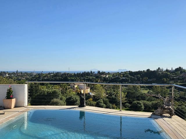 4 sypialnia Willa na sprzedaż w Estepona z basenem garażem - 929 000 € (Ref: 9747468)