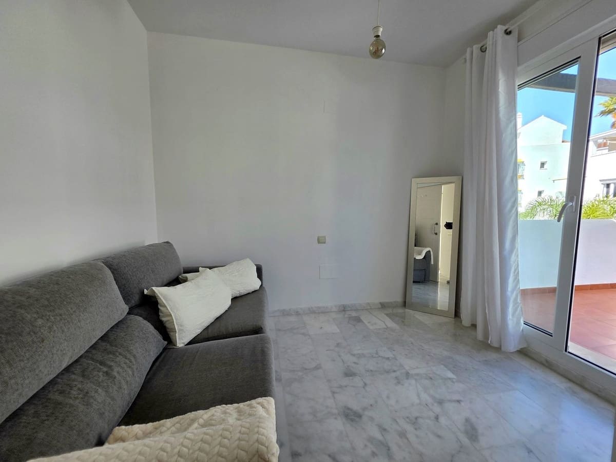 2 slaapkamer Penthouse te koop in Estepona met zwembad garage - € 319.000 (Ref: 9753655)