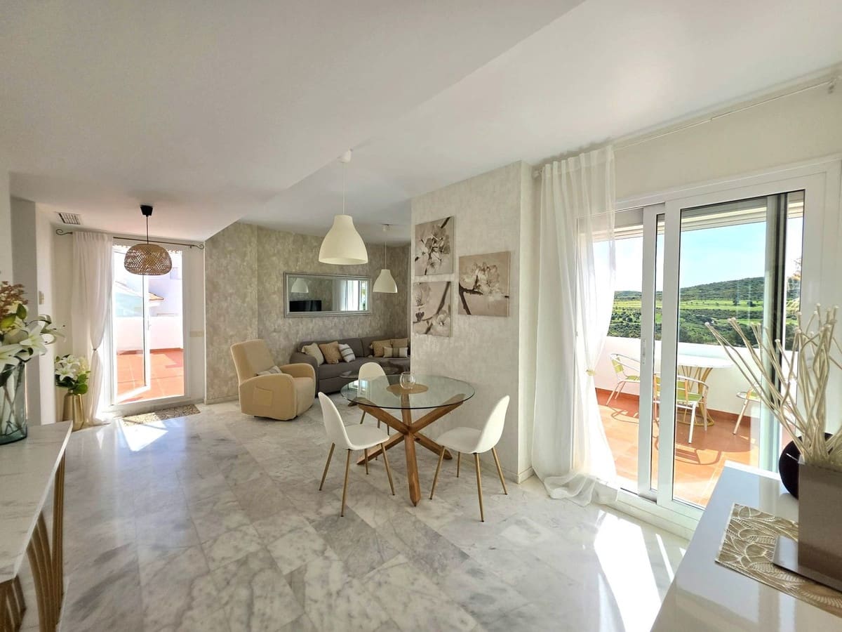 2 slaapkamer Penthouse te koop in Estepona met zwembad garage - € 319.000 (Ref: 9753655)