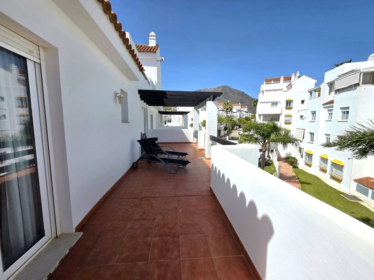 2 slaapkamer Penthouse te koop in Estepona met zwembad garage - € 319.000 (Ref: 9753655)
