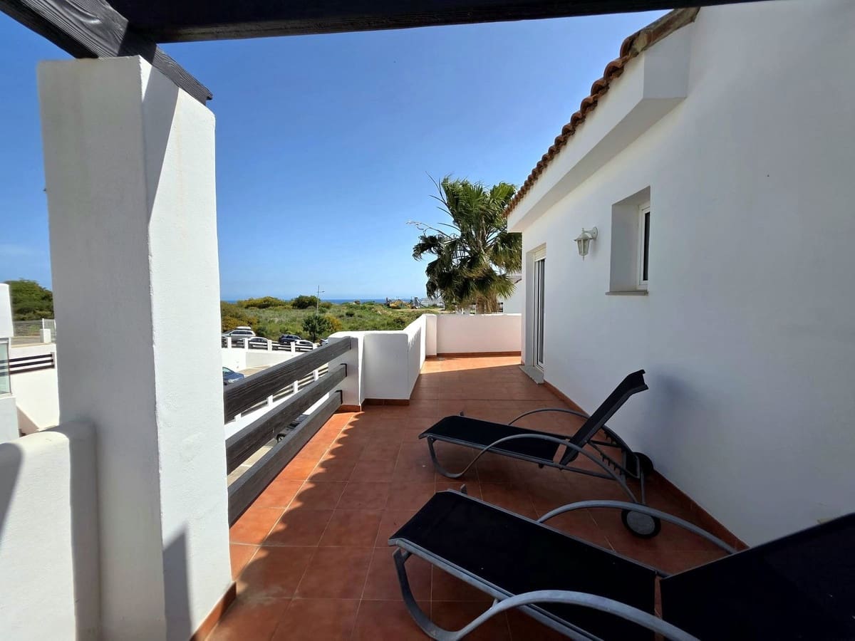 2 slaapkamer Penthouse te koop in Estepona met zwembad garage - € 319.000 (Ref: 9753655)