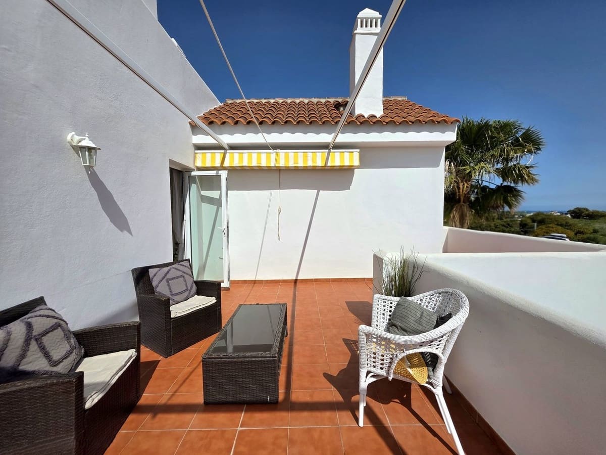 2 slaapkamer Penthouse te koop in Estepona met zwembad garage - € 319.000 (Ref: 9753655)