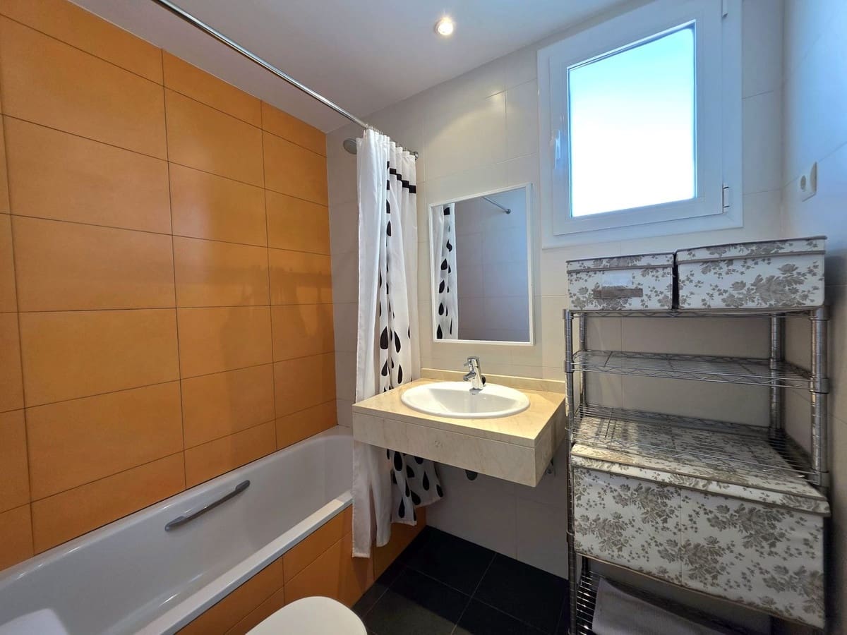2 bedroom Penthouse for sale in Estepona with pool garage - € 315,000 (Ref: 9753655)