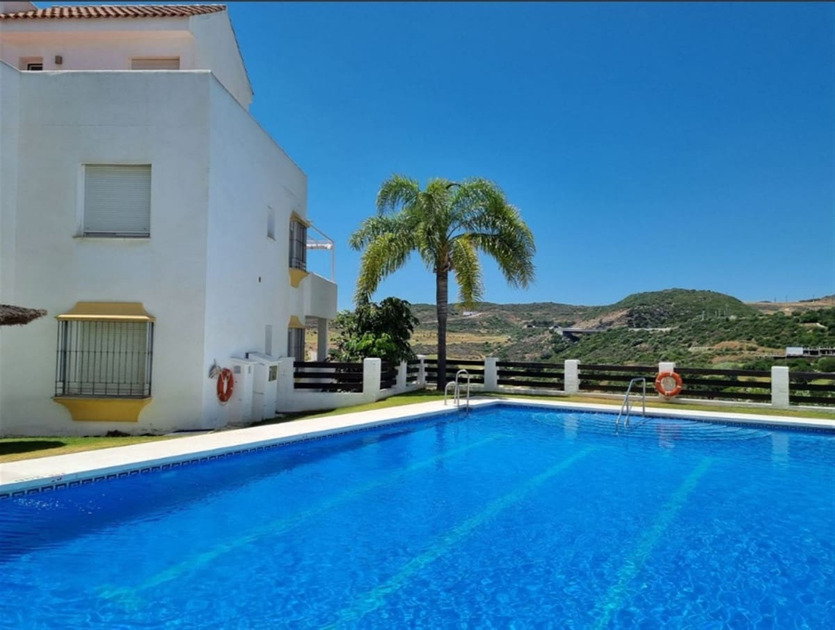 2 bedroom Penthouse for sale in Estepona with pool garage - € 315,000 (Ref: 9753655)