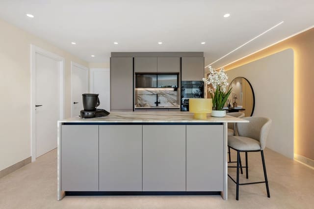 3 bedroom Apartment for sale in Estepona with pool garage - € 1,495,000 (Ref: 9762311)