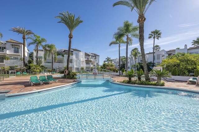 3 bedroom Apartment for sale in Estepona with pool garage - € 1,495,000 (Ref: 9762311)