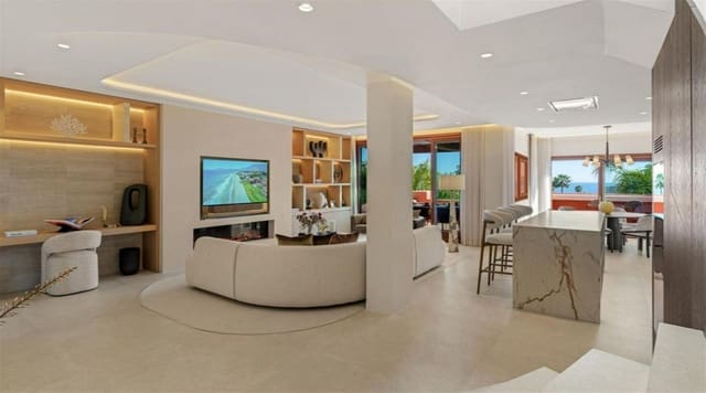 3 chambre Penthouse à vendre à New Golden Mile, Estepona avec piscine garage - 4 995 000 € (Ref: 9762312)