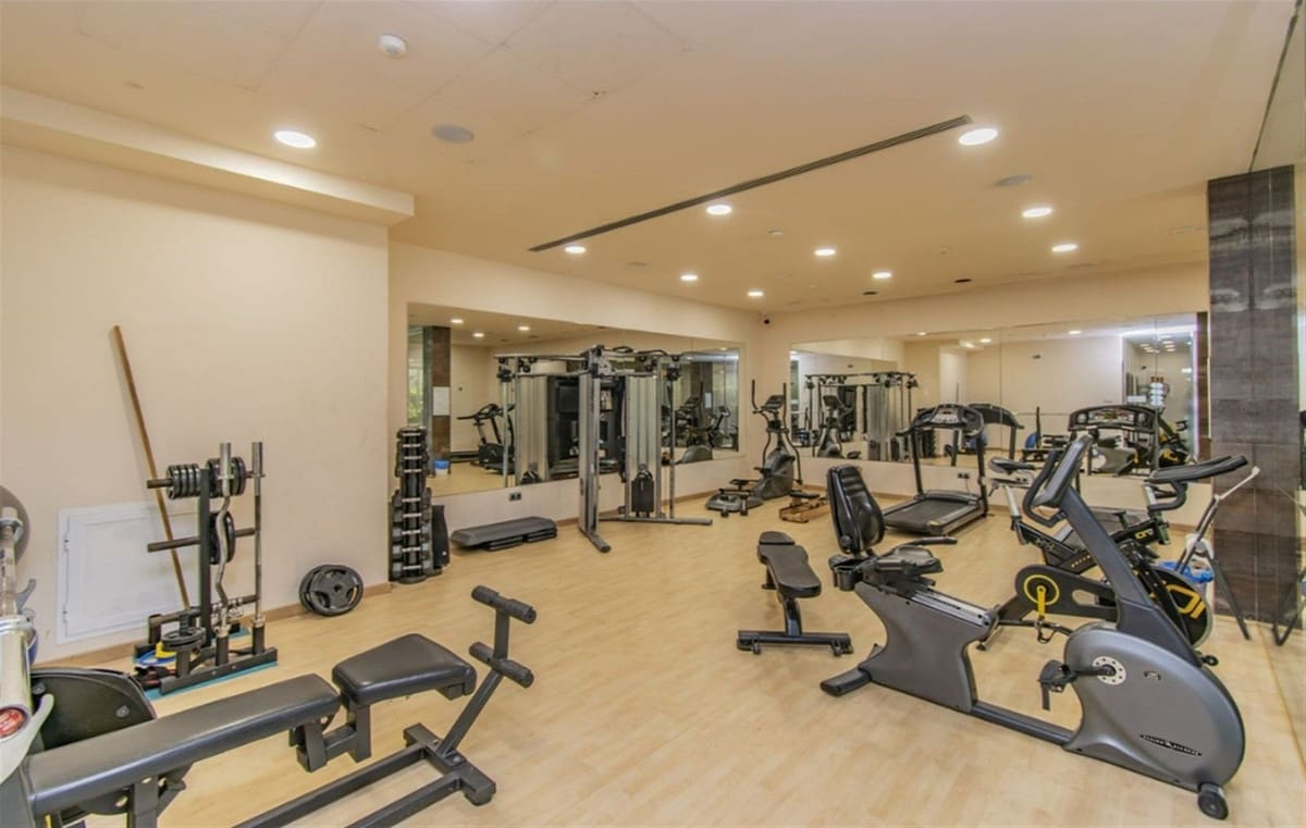 Apartamento de 2 habitaciones en Benahavís en venta con piscina garaje - 625.000 € (Ref: 9777316)