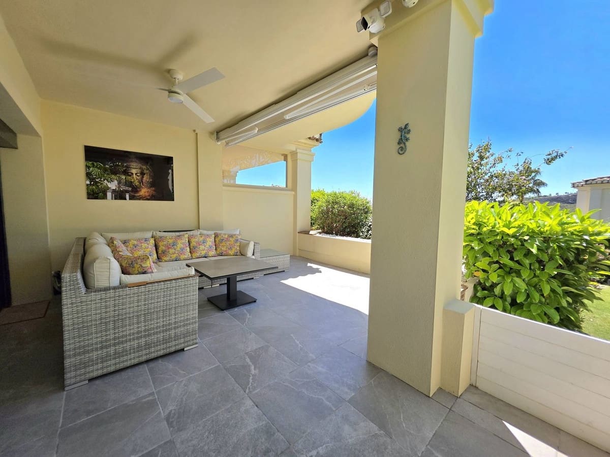 Apartamento de 2 habitaciones en Benahavís en venta con piscina garaje - 625.000 € (Ref: 9777316)