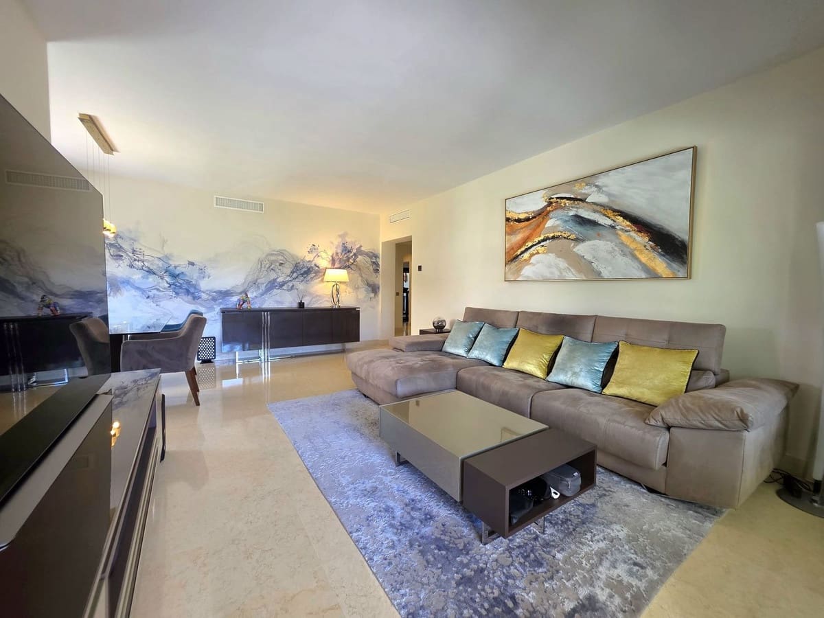 Apartamento de 2 habitaciones en Benahavís en venta con piscina garaje - 625.000 € (Ref: 9777316)