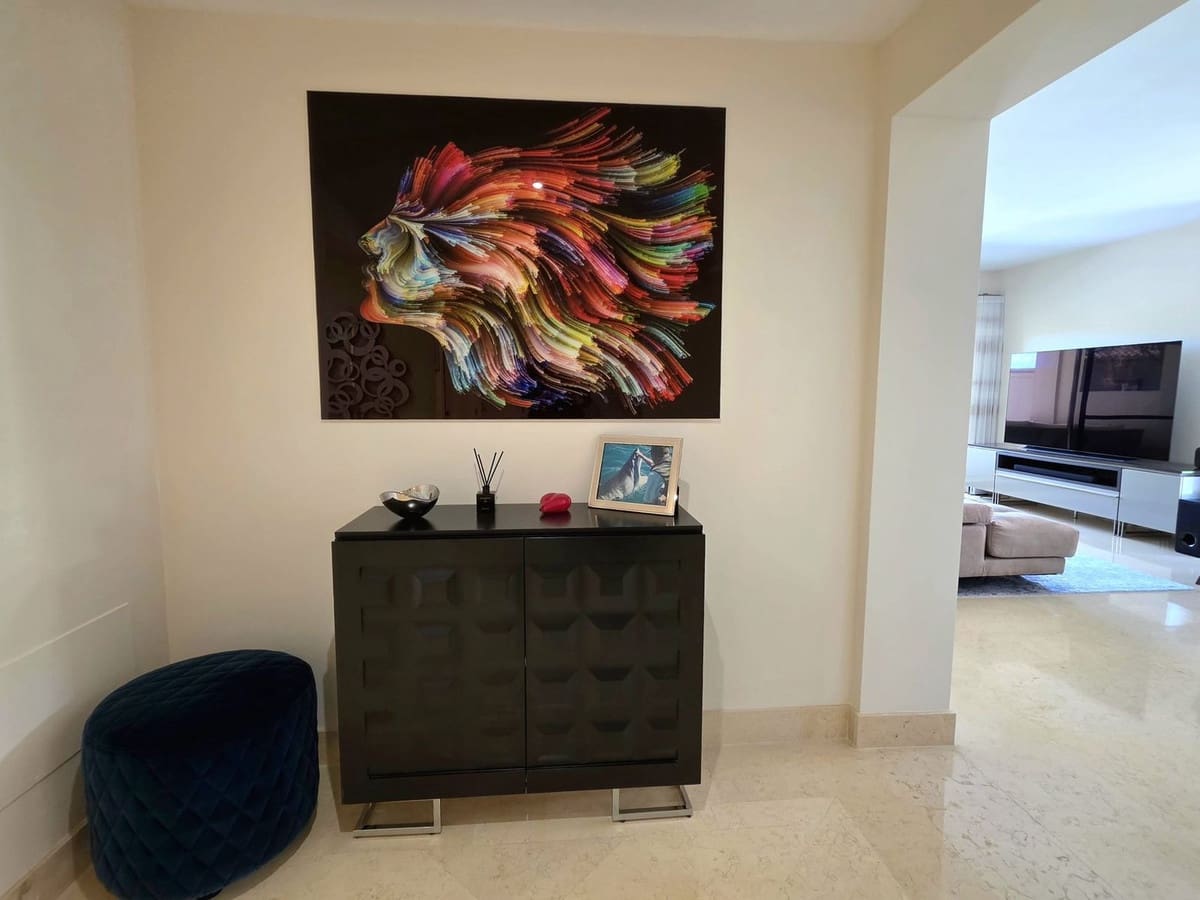 Apartamento de 2 habitaciones en Benahavís en venta con piscina garaje - 625.000 € (Ref: 9777316)