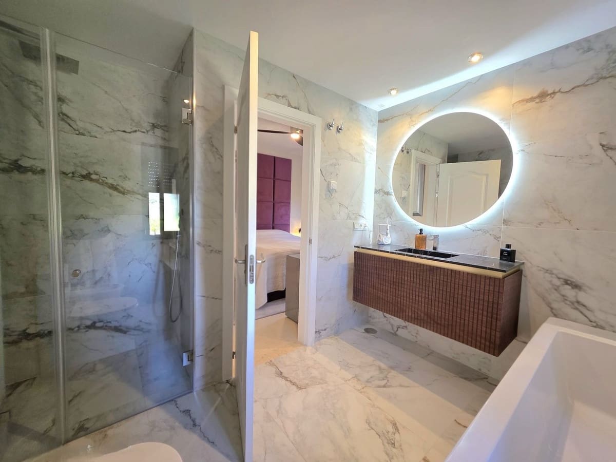 Apartamento de 2 habitaciones en Benahavís en venta con piscina garaje - 625.000 € (Ref: 9777316)