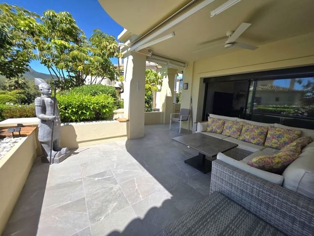 Apartamento de 2 habitaciones en Benahavís en venta con piscina garaje - 625.000 € (Ref: 9777316)