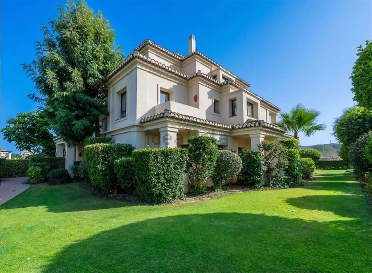 Apartamento de 2 habitaciones en Benahavís en venta con piscina garaje - 625.000 € (Ref: 9777316)