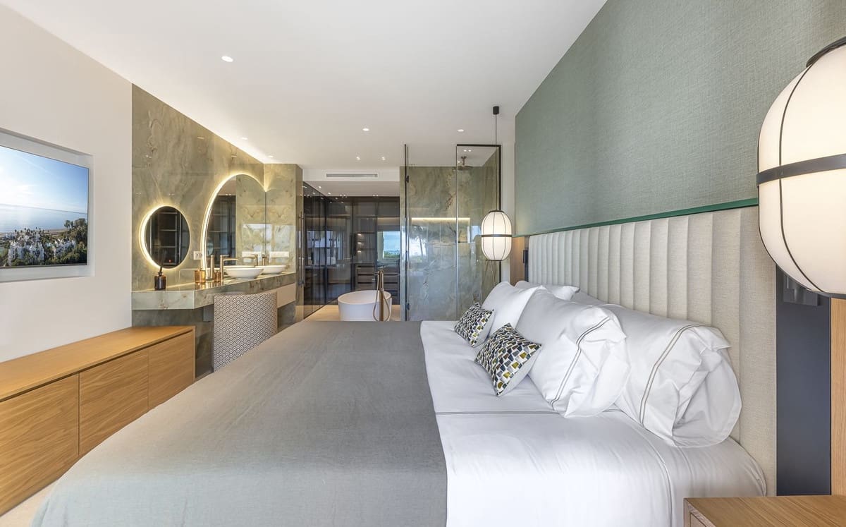 3 soverom Leilighet til salgs i New Golden Mile med svømmebasseng garasje - € 1 895 000 (Ref: 9784926)