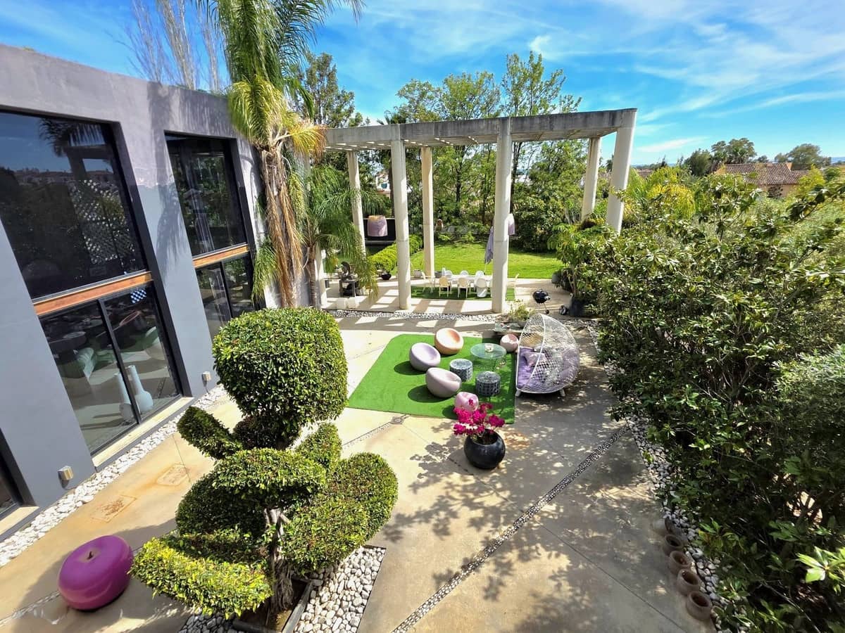 5 soveværelse Villa til salg i El Paraiso med swimmingpool garage - € 2.300.000 (Ref: 9784927)