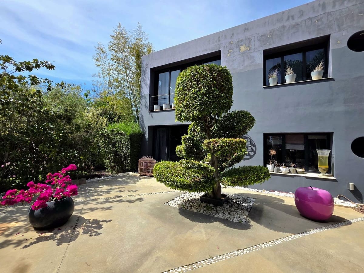 5 soveværelse Villa til salg i El Paraiso med swimmingpool garage - € 2.300.000 (Ref: 9784927)