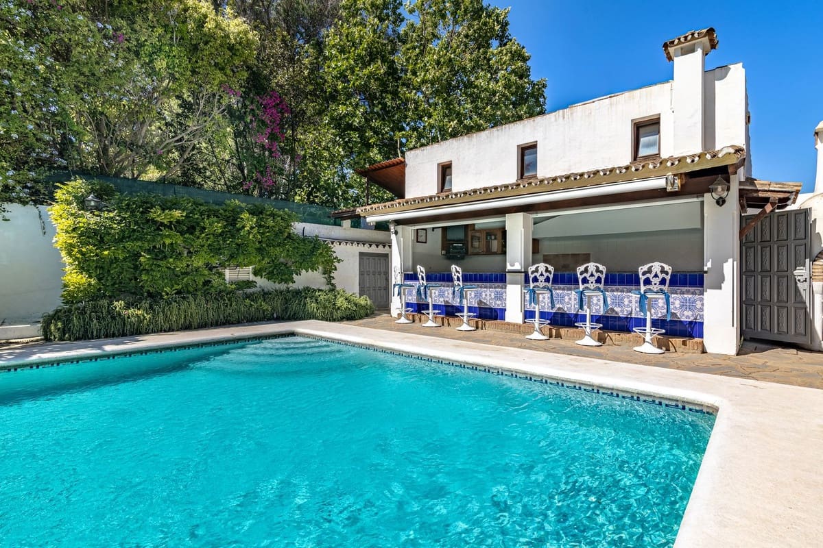 Chalet de 5 habitaciones en Costalita en venta con piscina garaje - 2.400.000 € (Ref: 9789883)