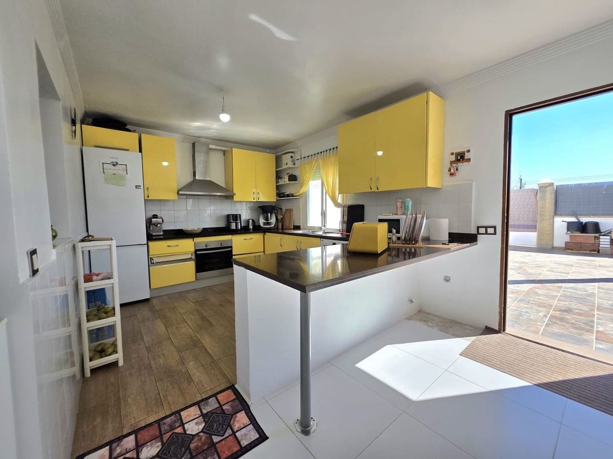 3 Zimmer Haus zu verkaufen in Atalaya-Isdabe mit Pool - 320.000 € (Ref: 9832919)