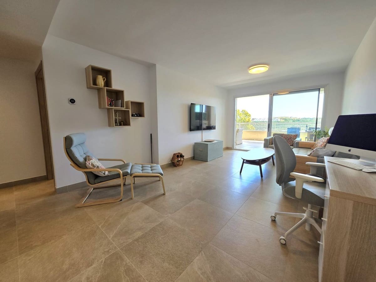 2 bedroom Apartment for sale in Estepona with pool garage - € 593,000 (Ref: 9860870)