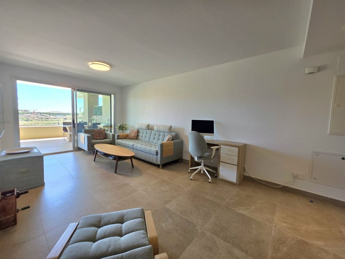 2 bedroom Apartment for sale in Estepona with pool garage - € 593,000 (Ref: 9860870)