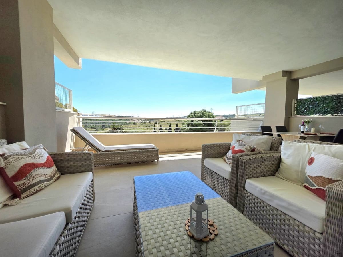 2 bedroom Apartment for sale in Estepona with pool garage - € 593,000 (Ref: 9860870)