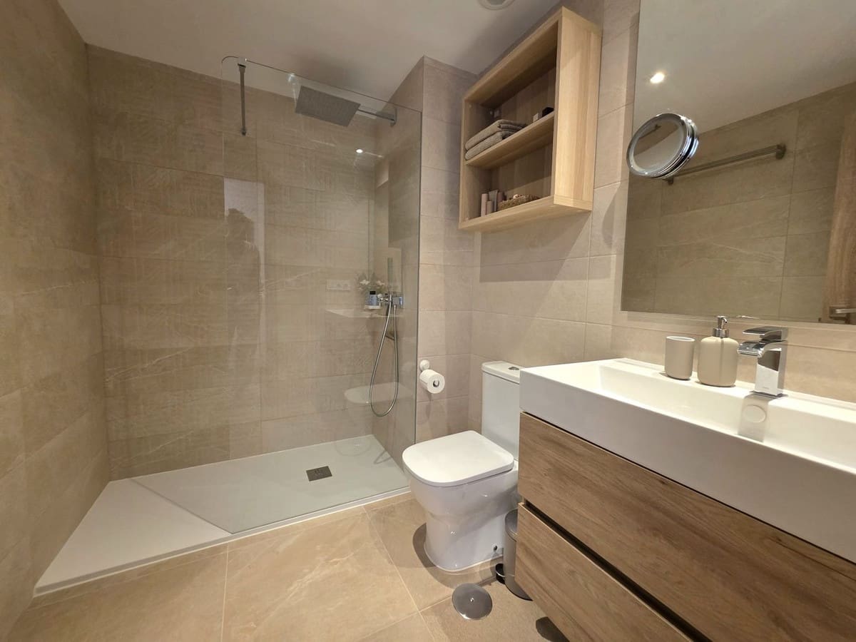 2 bedroom Apartment for rent in Estepona with pool garage - € 2,495 (Ref: 9860871)