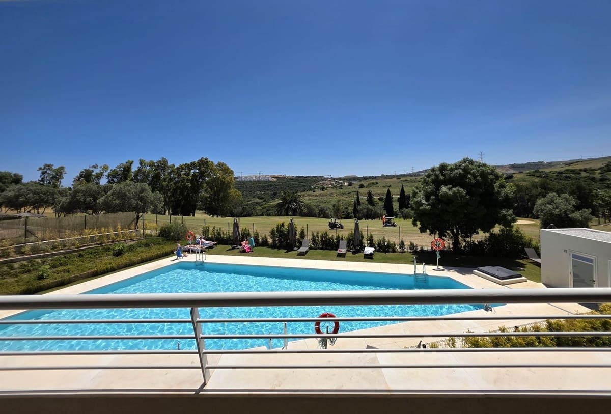 2 bedroom Apartment for rent in Estepona with pool garage - € 2,495 (Ref: 9860871)