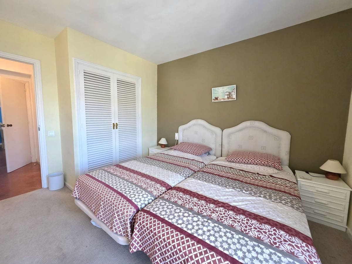3 slaapkamer Penthouse te koop in Nueva Andalucia met zwembad garage - € 345.000 (Ref: 9880315)