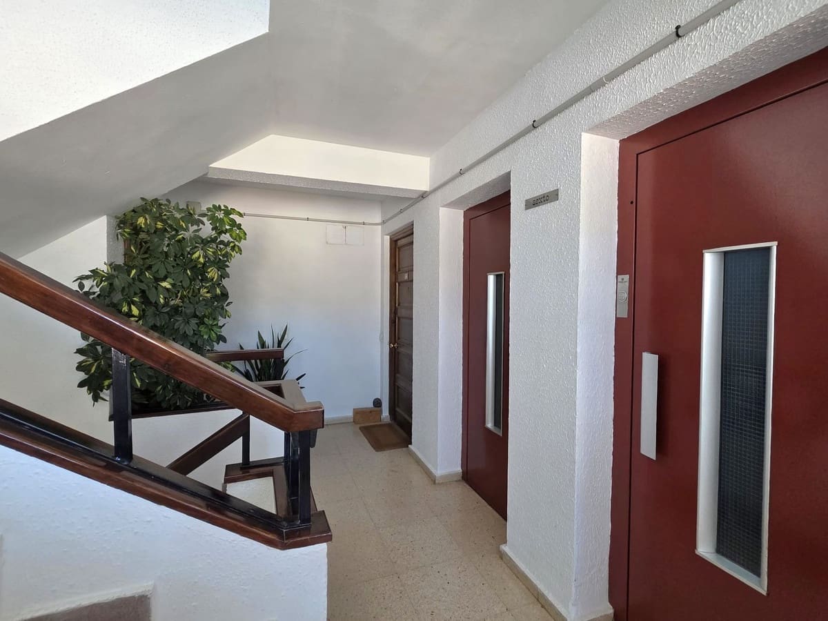 3 slaapkamer Penthouse te koop in Nueva Andalucia met zwembad garage - € 345.000 (Ref: 9880315)