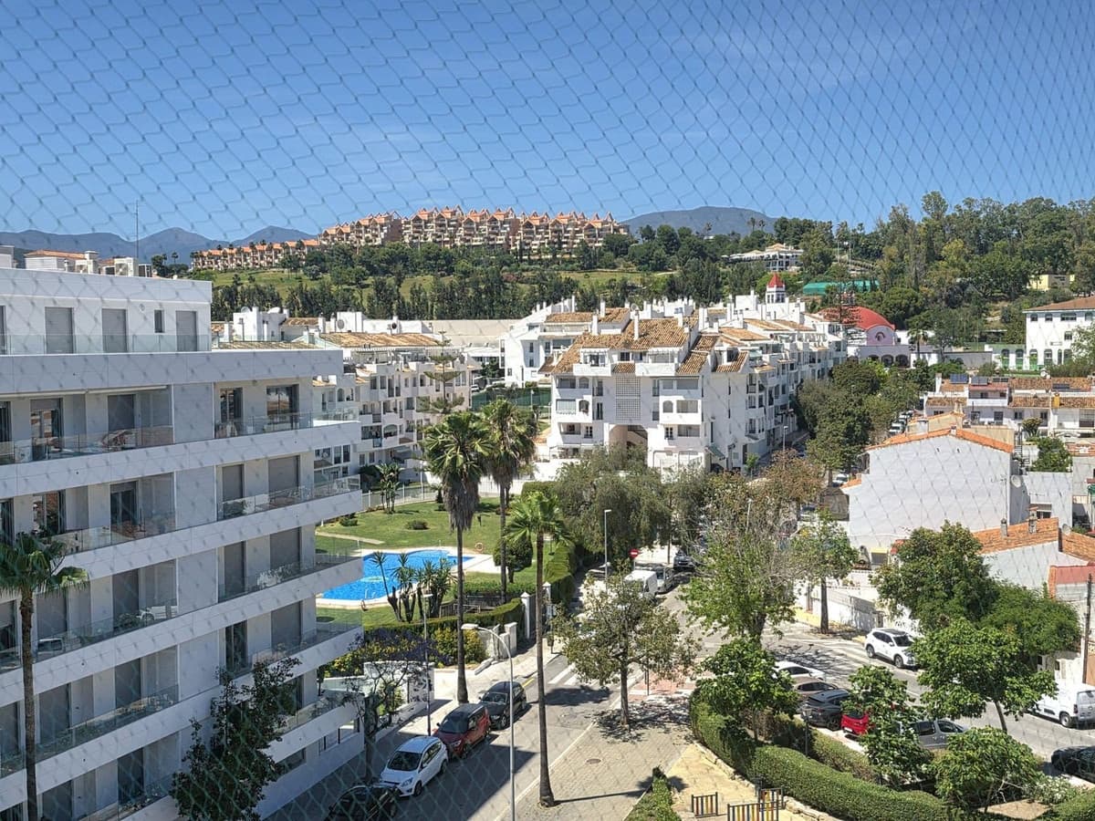 3 slaapkamer Penthouse te koop in Nueva Andalucia met zwembad garage - € 345.000 (Ref: 9880315)