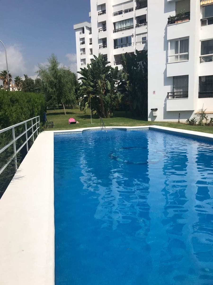 3 slaapkamer Penthouse te koop in Nueva Andalucia met zwembad garage - € 345.000 (Ref: 9880315)