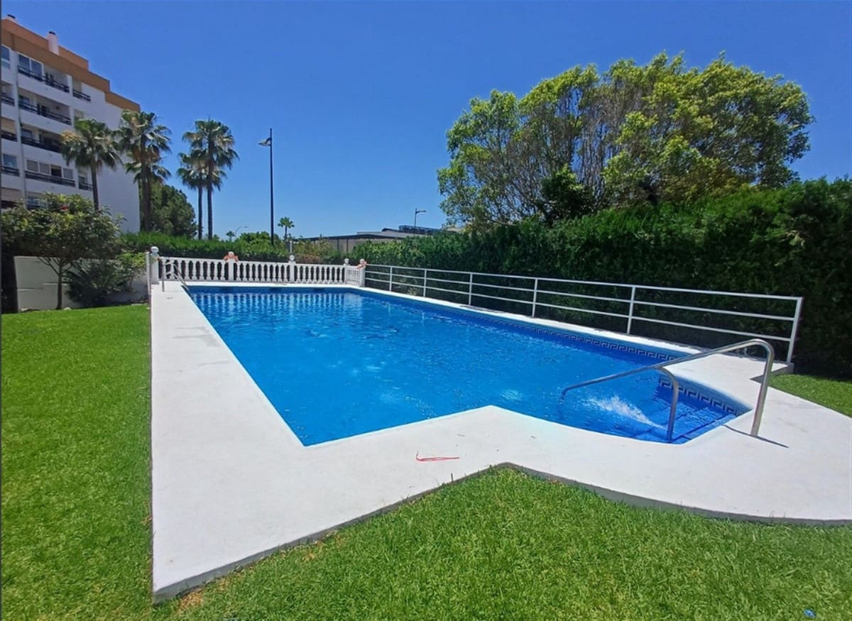 3 bedroom Penthouse for sale in Nueva Andalucia with pool garage - € 345,000 (Ref: 9880315)