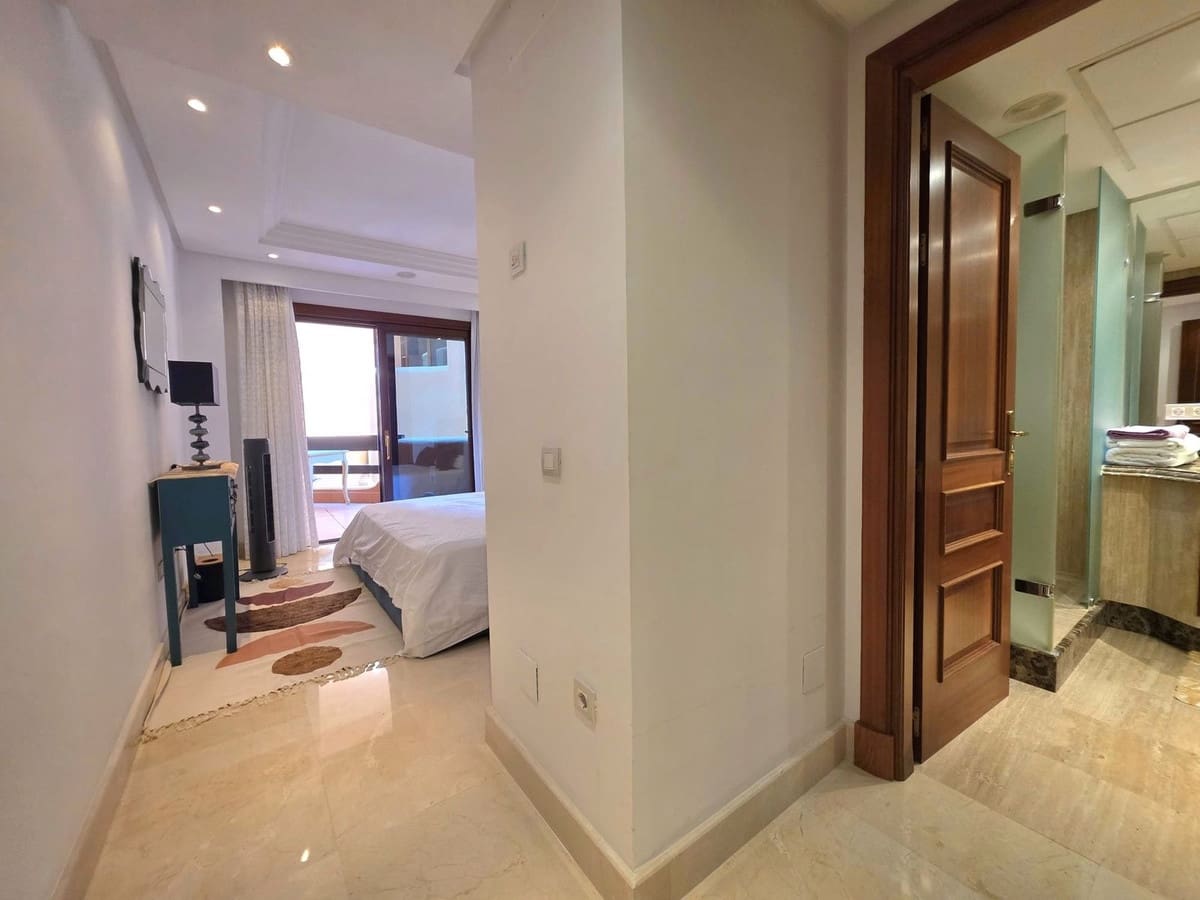 3 quarto Apartamento para venda em New Golden Mile com piscina garagem - 825 000 € (Ref: 9906708)