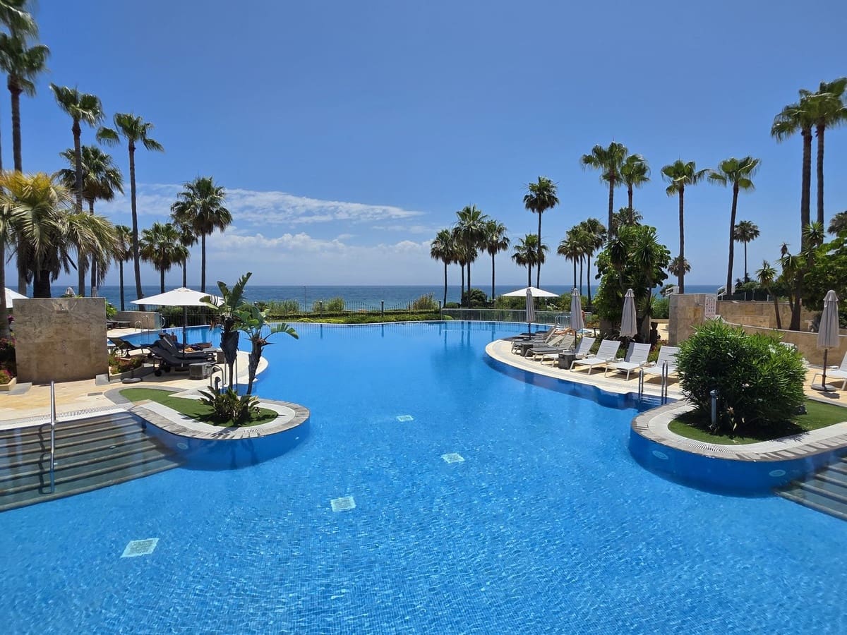 3 quarto Apartamento para venda em New Golden Mile com piscina garagem - 825 000 € (Ref: 9906708)
