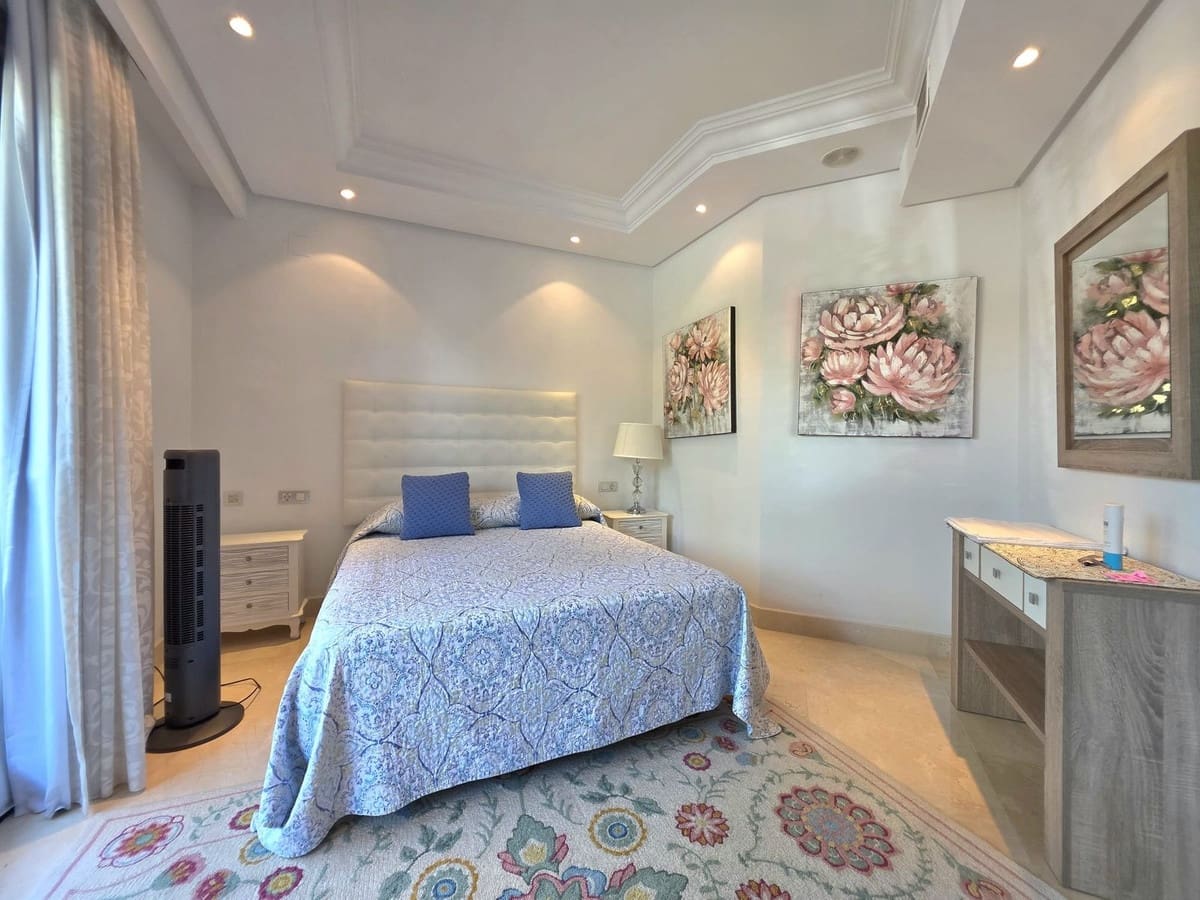 3 quarto Apartamento para venda em New Golden Mile com piscina garagem - 825 000 € (Ref: 9906708)