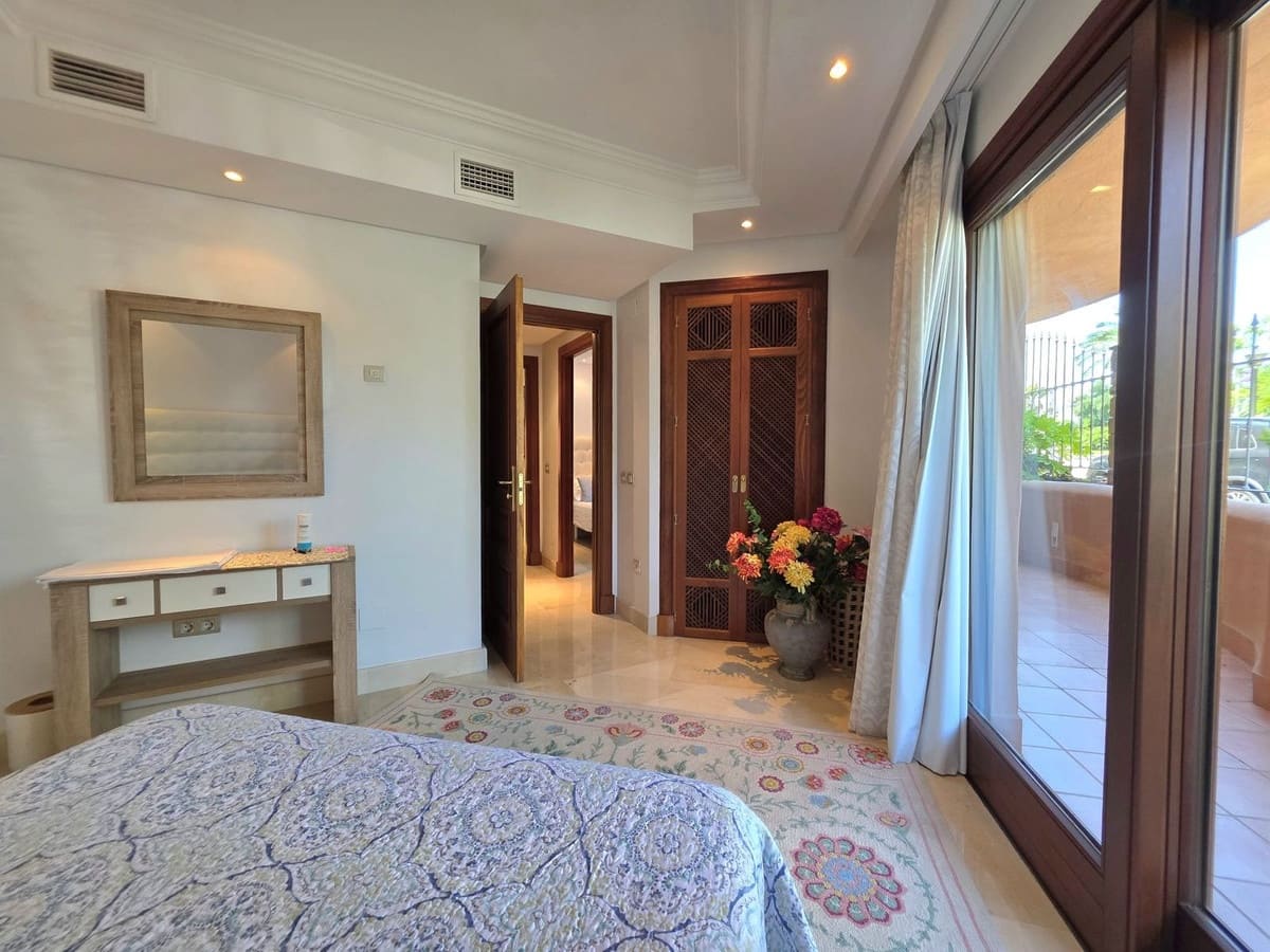 3 quarto Apartamento para venda em New Golden Mile com piscina garagem - 825 000 € (Ref: 9906708)