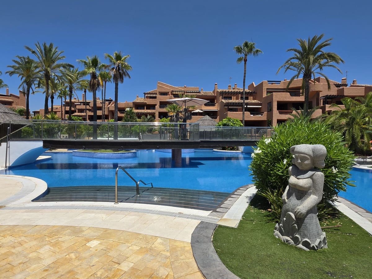 3 quarto Apartamento para venda em New Golden Mile com piscina garagem - 825 000 € (Ref: 9906708)